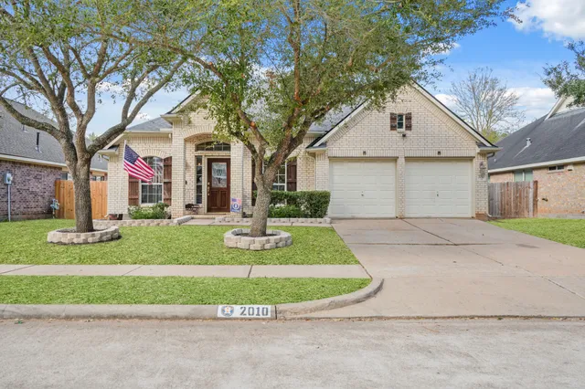 $354,999 | 2010 Mound Lake Drive, Richmond, TX 77406