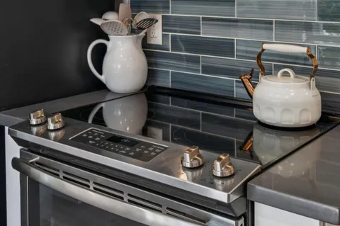 $1,825,000 | 2825 Washington Avenue, Redwood City, CA 94061