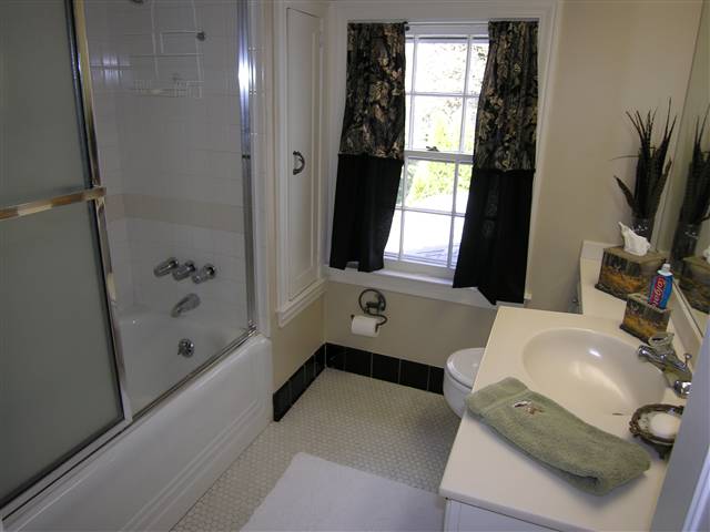 44 Renaud Road Grosse Pointe, MI 48236 - Photo 22 of 30 31098714-21.JPG