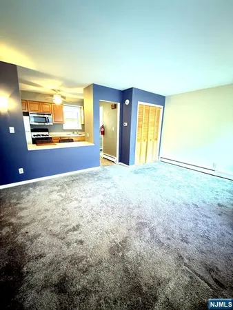 $1,400 | 265 Elm Street, Unit 263, Elmwood Park, NJ 07407