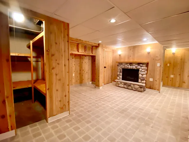 $206,000 | 18034 Ridgewood Avenue, Lansing, IL 60438