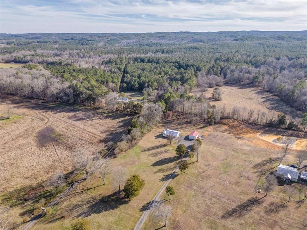 943 Shiloh Road Cedartown, GA 30125 - Photo 48 of 51 a view of a dry yard with wooden fence