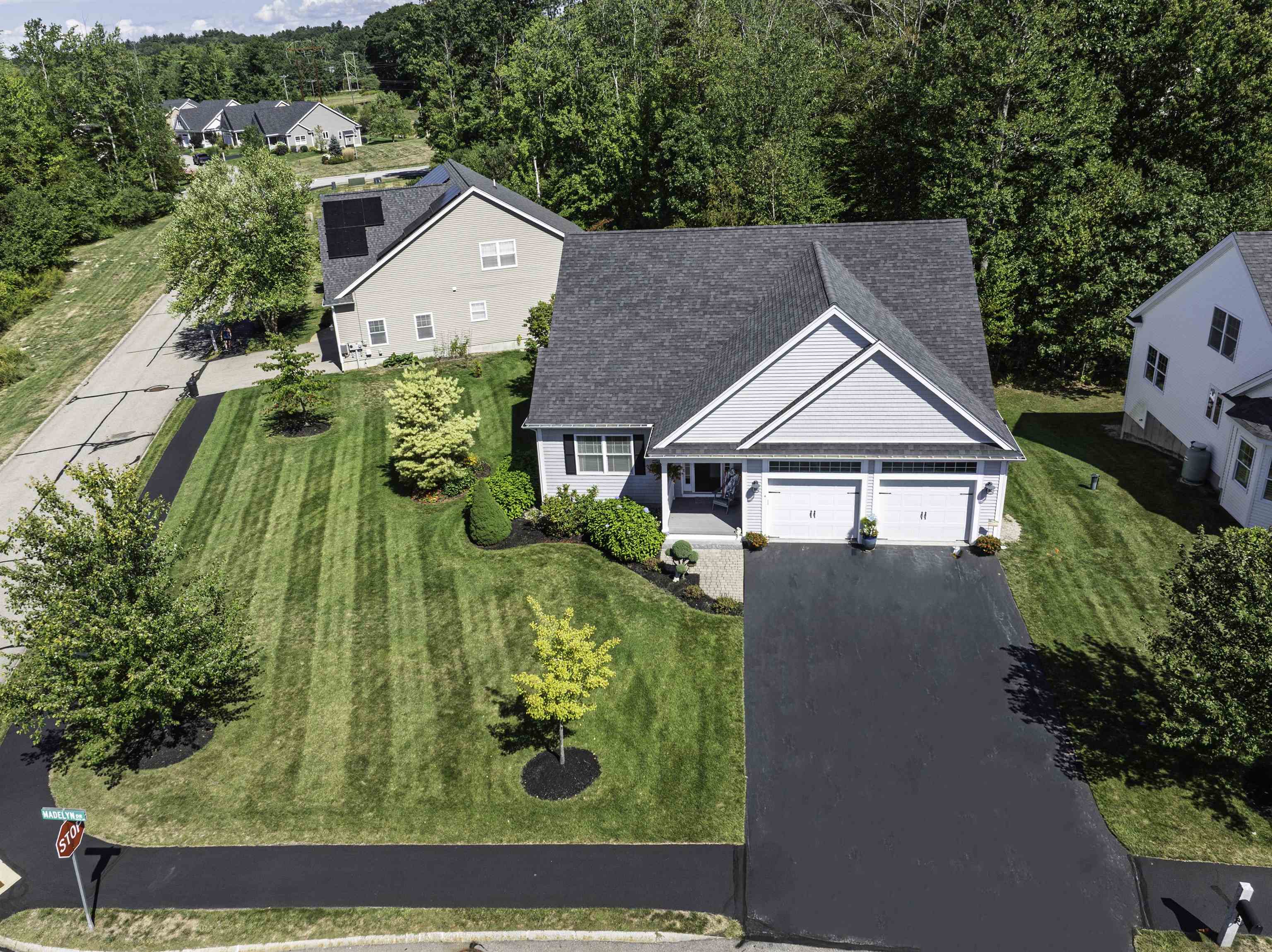 4 Madelyn Drive Dover, NH 03820 - Photo 2 of 47 Gallery Image 2