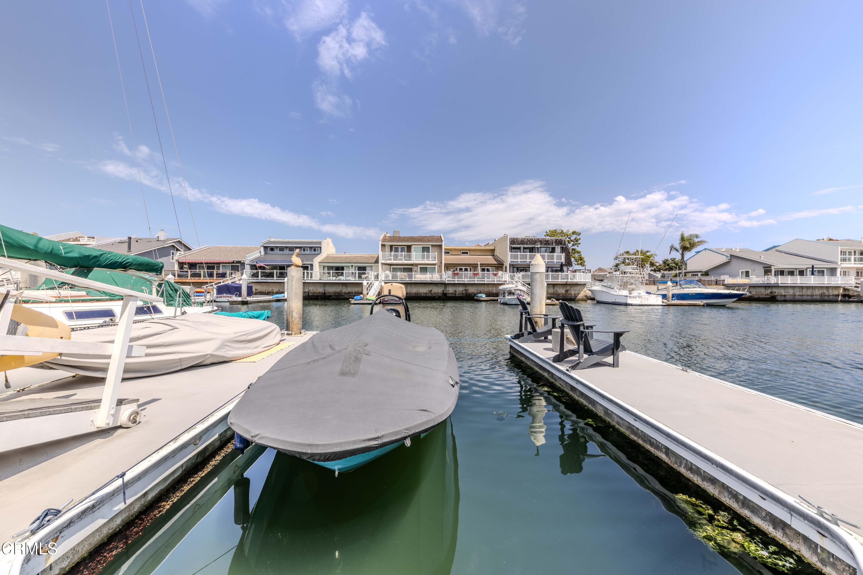 4511 Gateshead Bay Oxnard, CA 93035 - Photo 13 of 36 an outdoor space with seating area