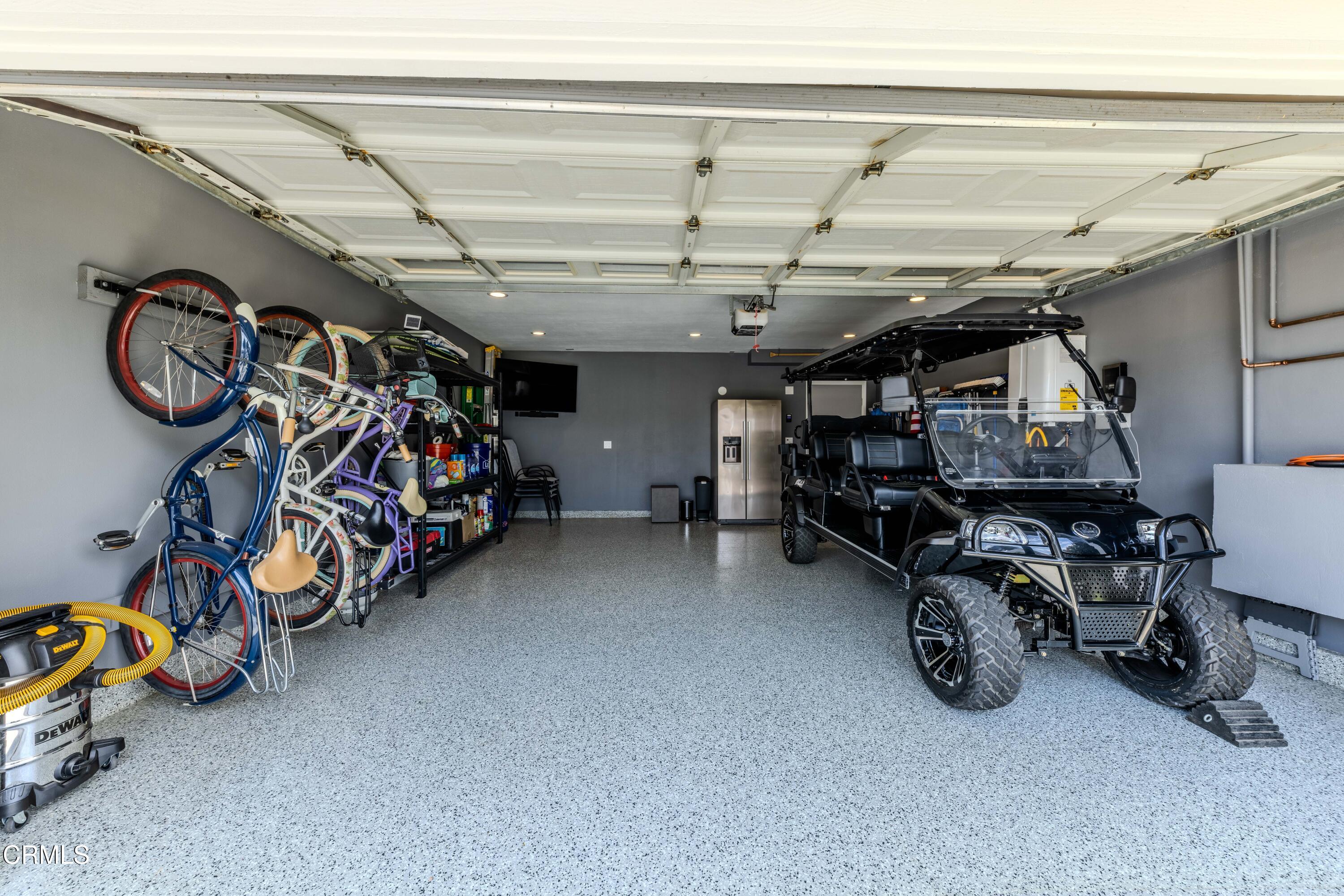 4511 Gateshead Bay Oxnard, CA 93035 - Photo 34 of 36 a view of car garage