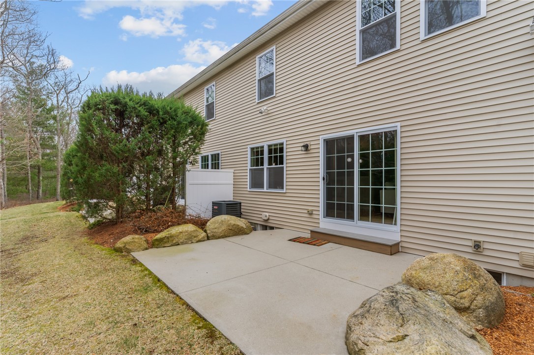 8 Nicole Circle, Unit B Smithfield, RI 02917 - Photo 2 of 21
