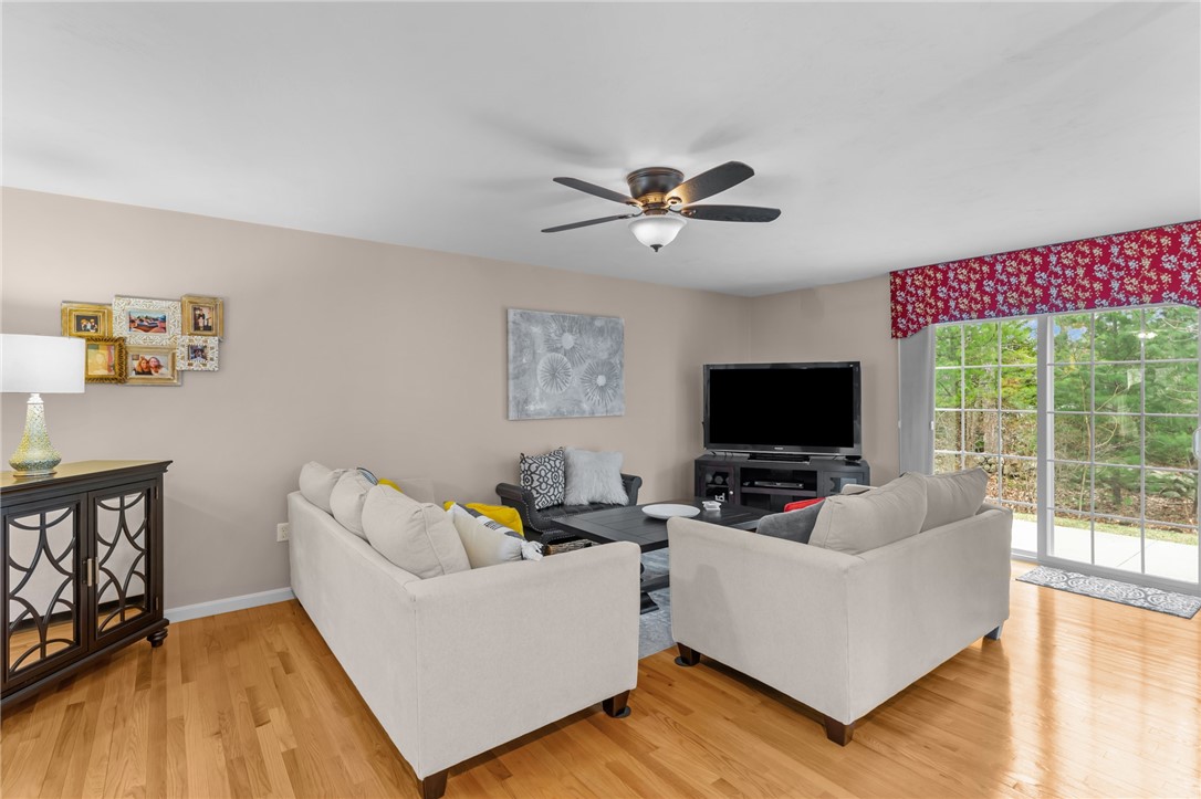 8 Nicole Circle, Unit B Smithfield, RI 02917 - Photo 5 of 21