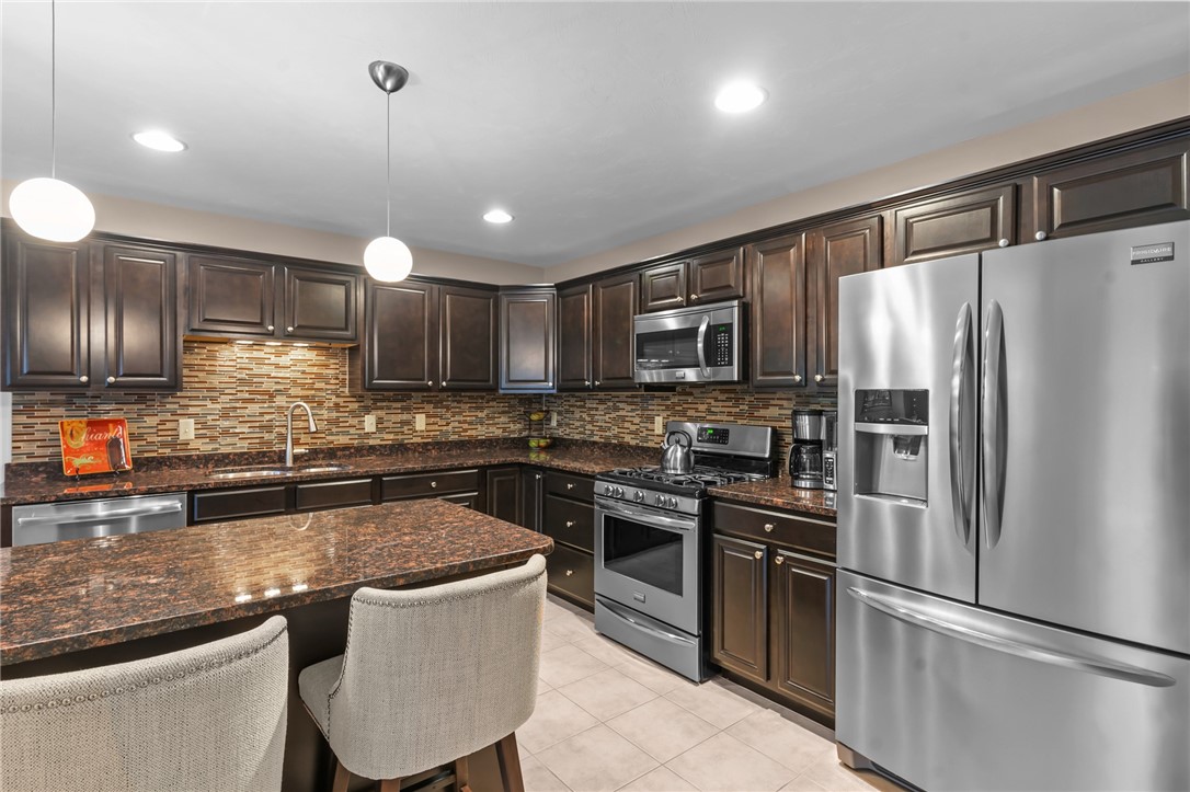 8 Nicole Circle, Unit B Smithfield, RI 02917 - Photo 7 of 21