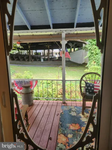a view of a livingroom with furniture