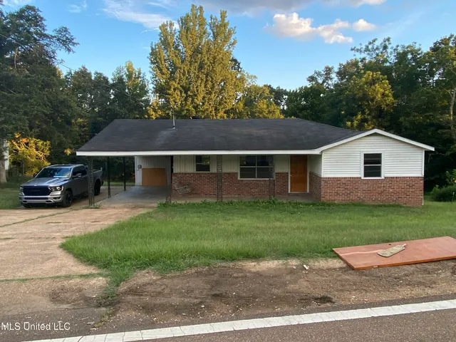 $139,900 | 593 Highway 310, Como, MS 38619