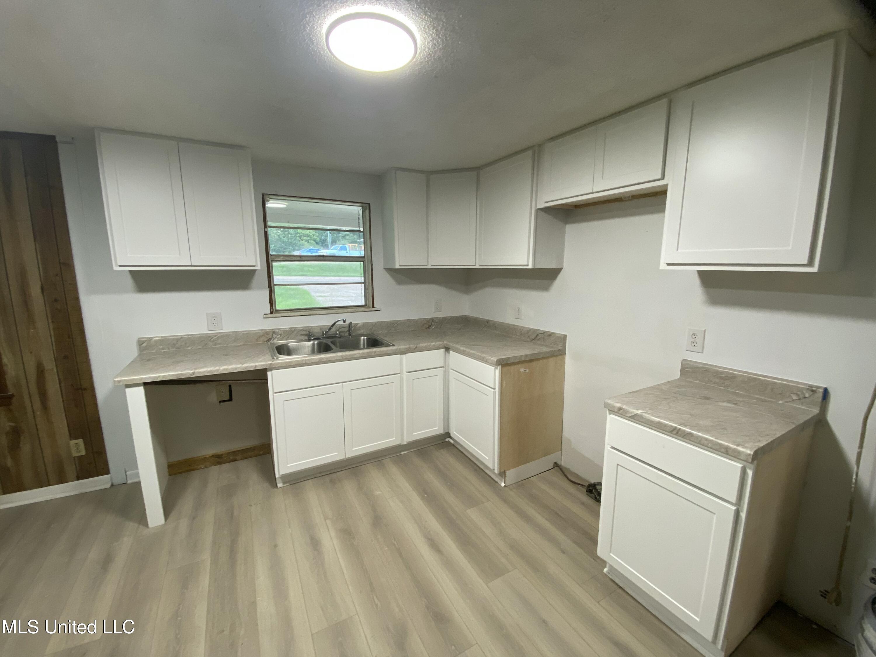 593 Highway 310 Como, MS 38619 - Photo 3 of 8 EB0B19DF-1177-4D21-B65C-0F30319610A7