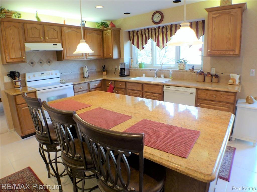 2857 Santia Road Troy, MI 48085 - Photo 9 of 43