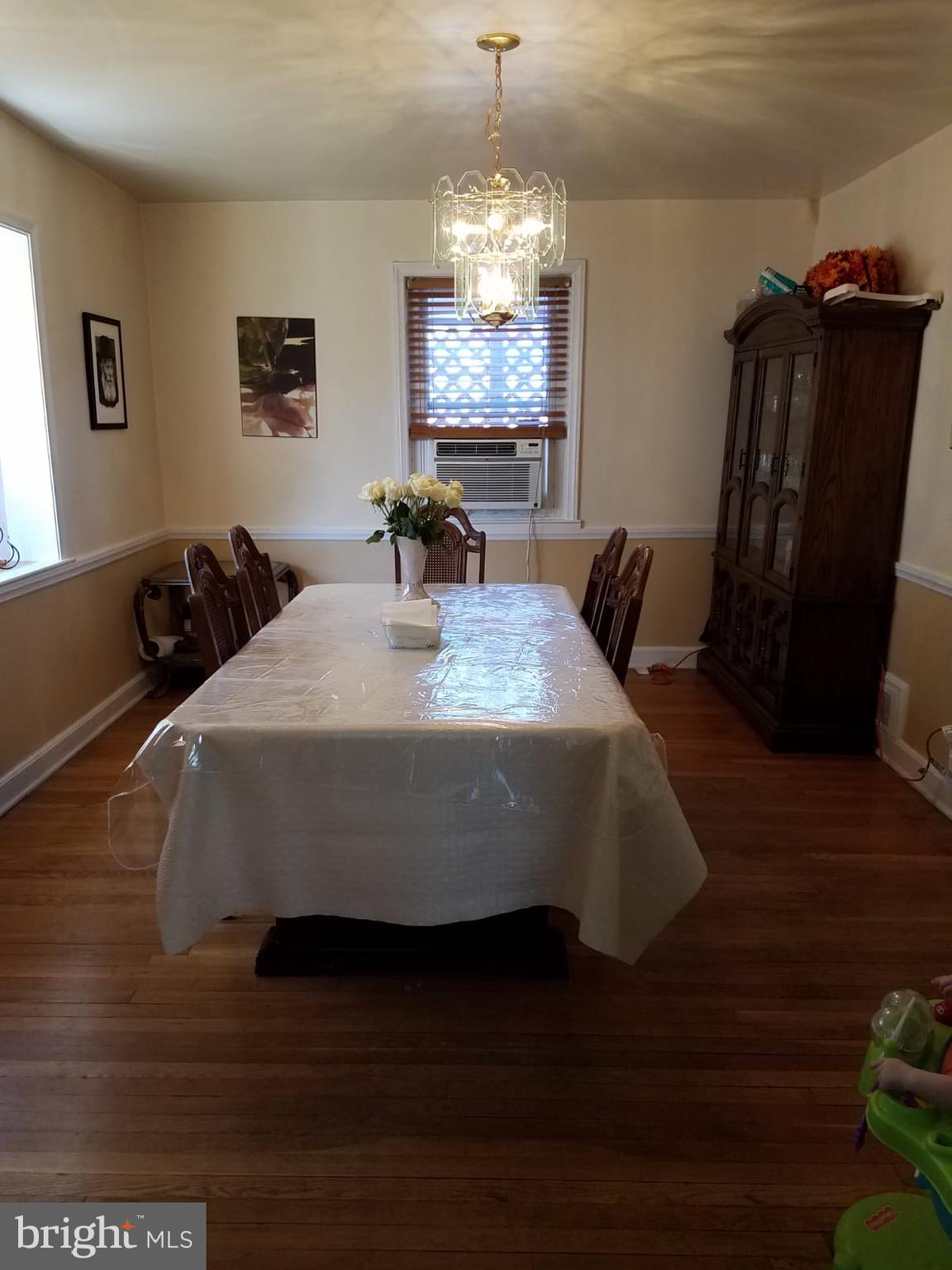 6915 Fieldcrest Road Baltimore, MD 21215 - Photo 4 of 12