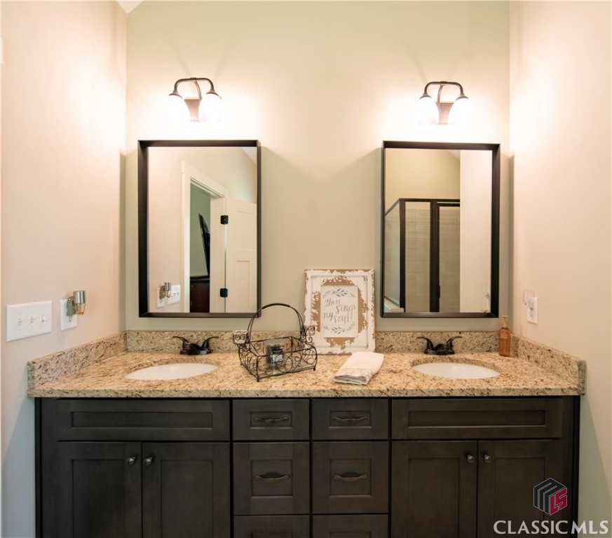 247 Black Thorn Road Colbert, GA 30628 - Photo 27 of 54 Master Bath