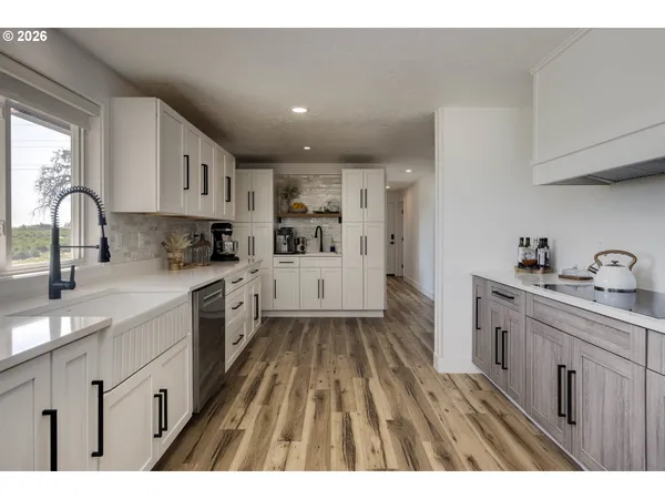 $2,000,000 | 19020 Southwest Christensen Road, McMinnville, OR 97128