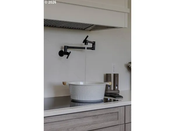 $2,000,000 | 19020 Southwest Christensen Road, McMinnville, OR 97128