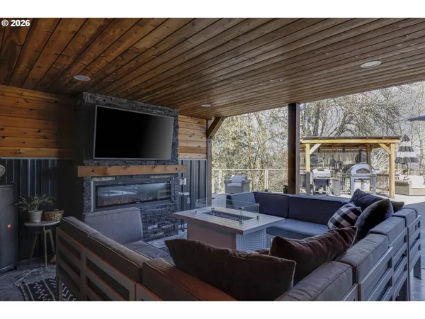 $2,000,000 | 19020 Southwest Christensen Road, McMinnville, OR 97128