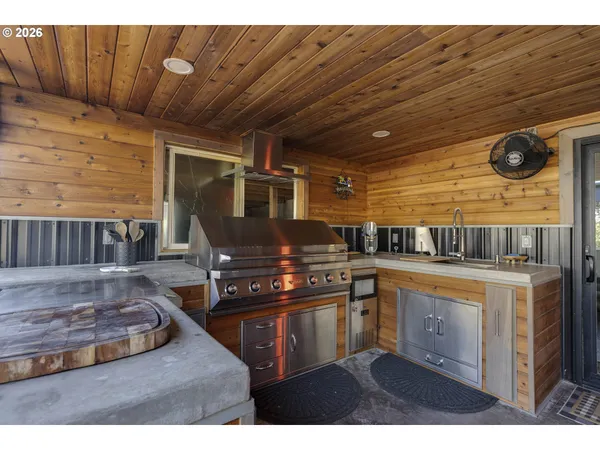 $2,000,000 | 19020 Southwest Christensen Road, McMinnville, OR 97128