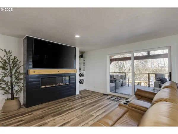 $2,000,000 | 19020 Southwest Christensen Road, McMinnville, OR 97128