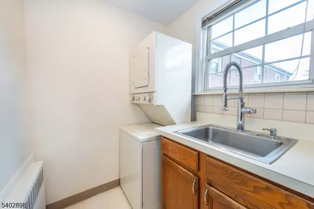 a close view of sink and tap