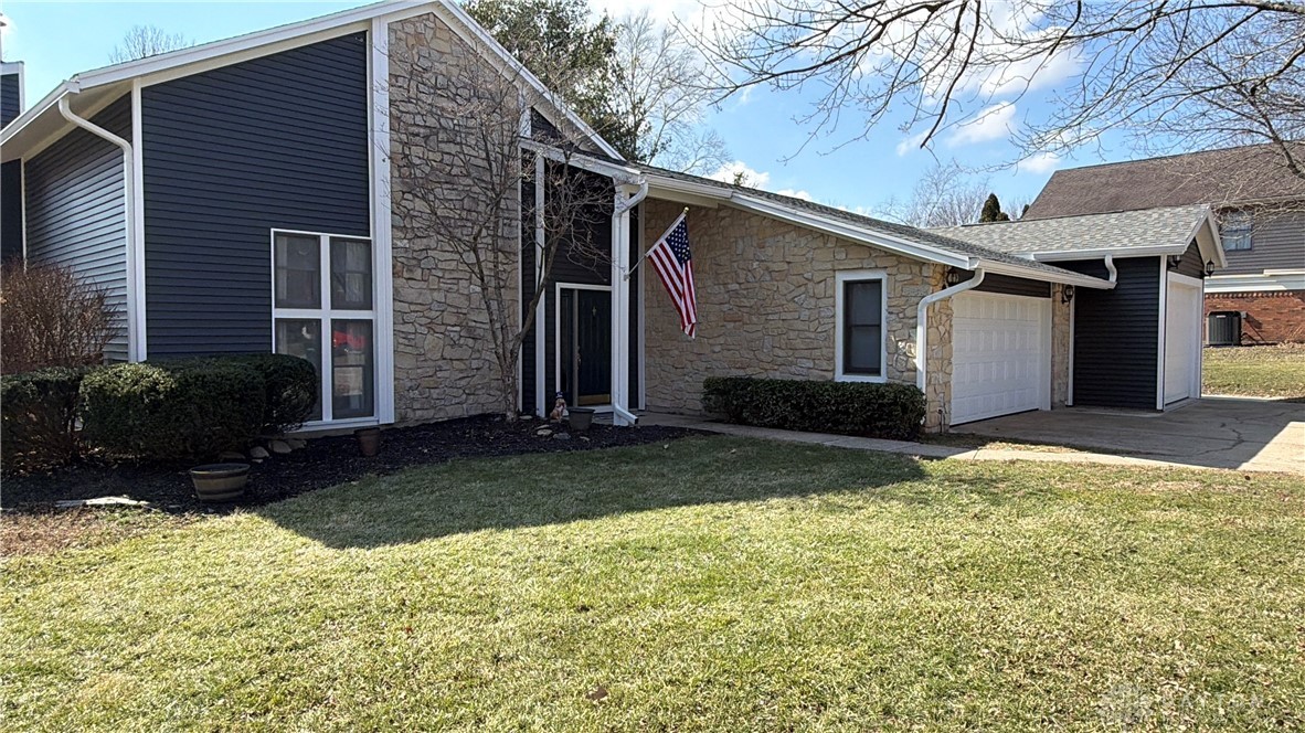 143 Timberside Court Springboro, OH 45066 - Photo 2 of 52