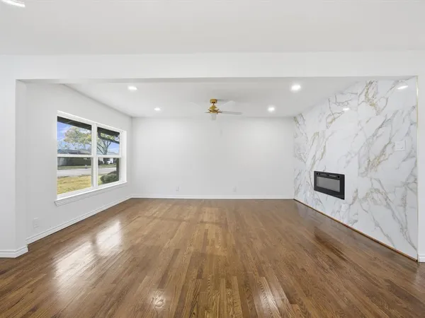 $2,800 | 10209 Casa View Drive, Dallas, TX 75228