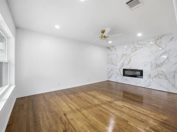 $2,800 | 10209 Casa View Drive, Dallas, TX 75228