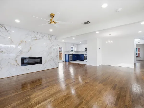 $2,800 | 10209 Casa View Drive, Dallas, TX 75228