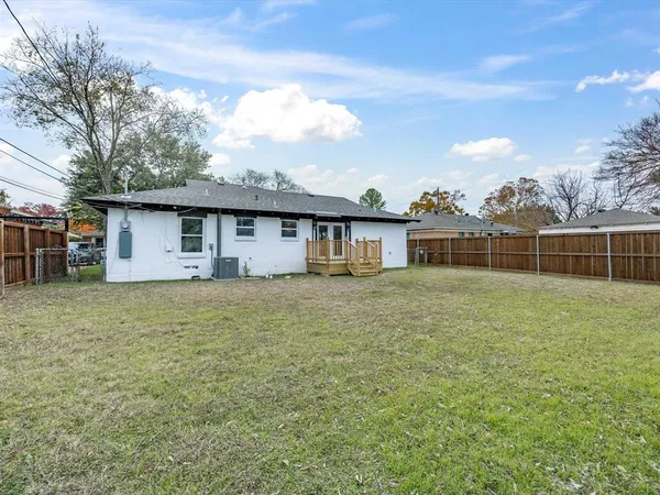 $2,800 | 10209 Casa View Drive, Dallas, TX 75228