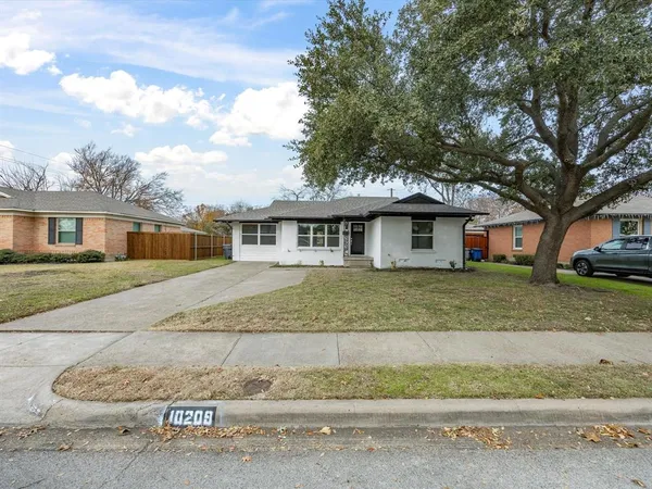 $2,800 | 10209 Casa View Drive, Dallas, TX 75228