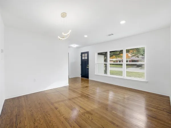 $2,800 | 10209 Casa View Drive, Dallas, TX 75228