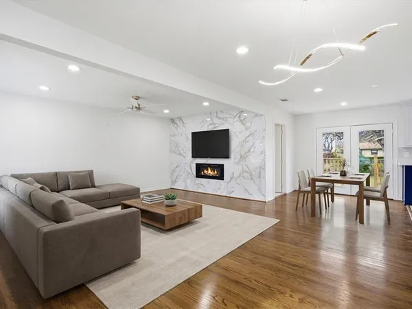 $2,800 | 10209 Casa View Drive, Dallas, TX 75228