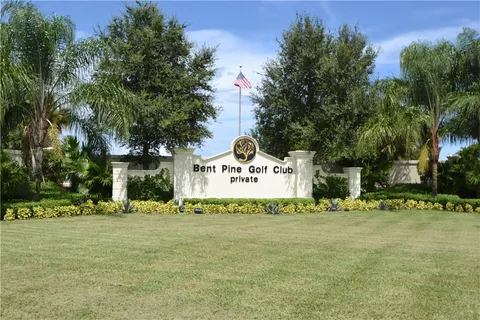 $899,000 | 5733 Bent Pine Square, Vero Beach, FL 32967