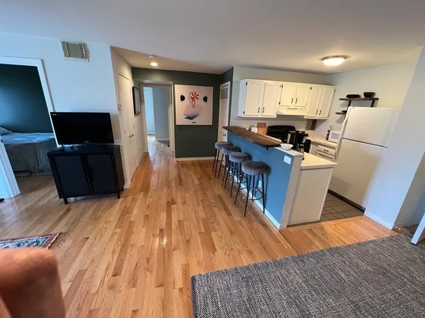 $3,500 | 255 Beacon Street, Unit 4C, Somerville, MA 02143