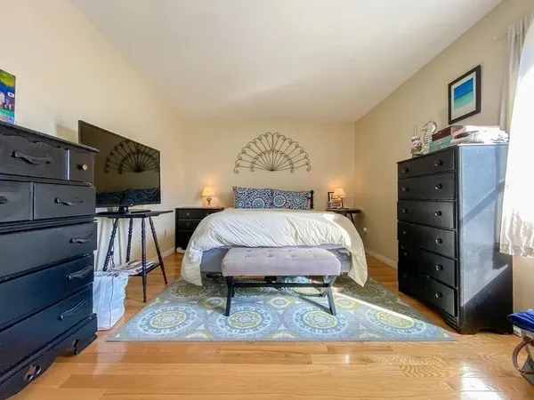 $3,500 | 255 Beacon Street, Unit 4C, Somerville, MA 02143