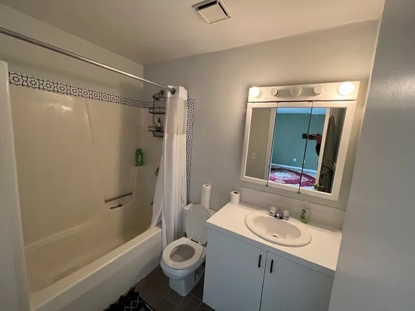 $3,500 | 255 Beacon Street, Unit 4C, Somerville, MA 02143