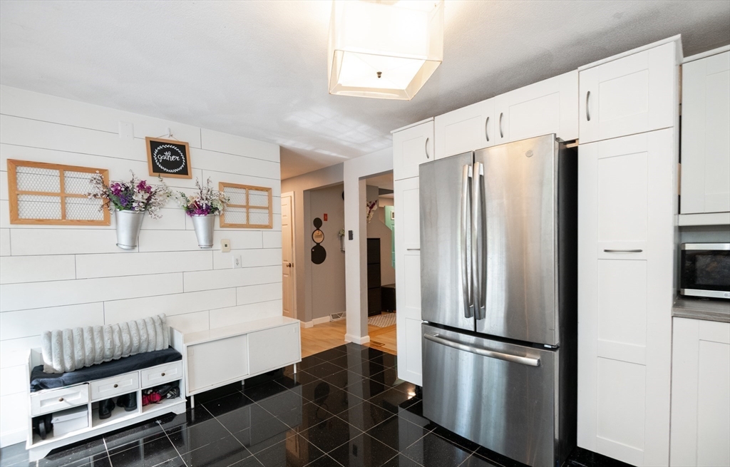 17 Sunnyside Road Woburn, MA 01801 - Photo 12 of 40 Gallery Image 12