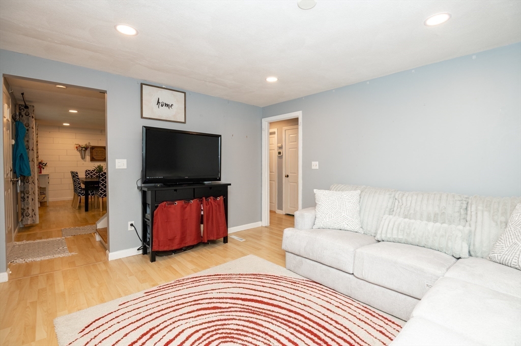 17 Sunnyside Road Woburn, MA 01801 - Photo 17 of 40 Gallery Image 17