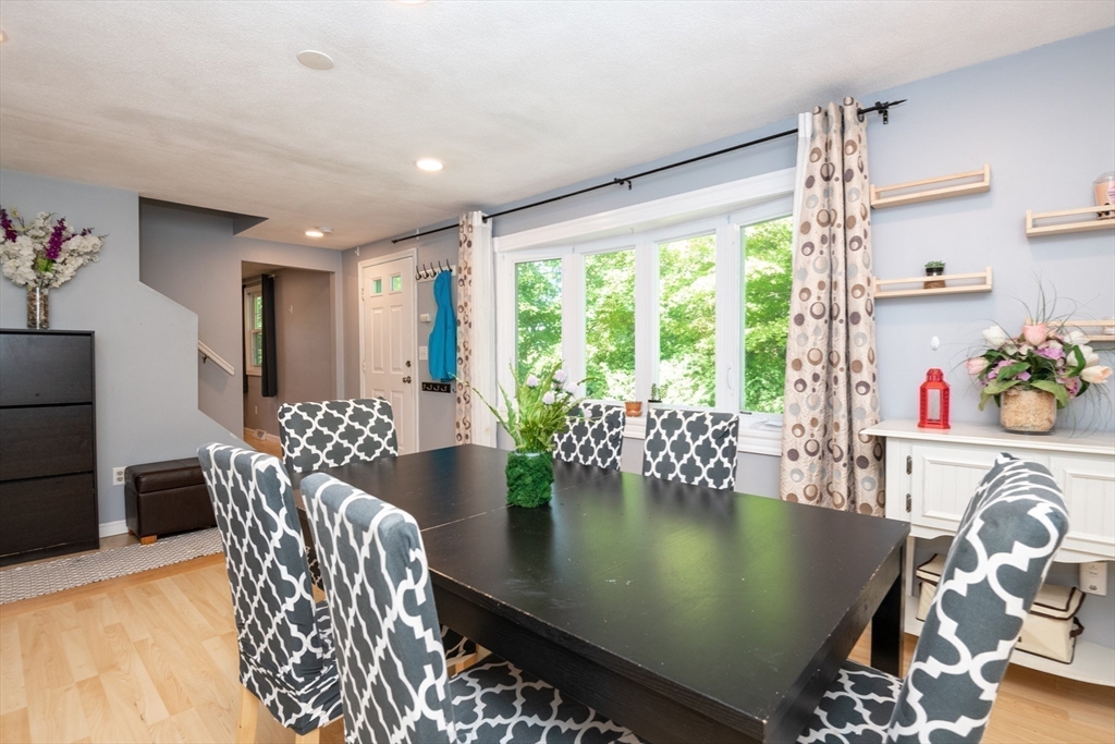 17 Sunnyside Road Woburn, MA 01801 - Photo 7 of 40 Gallery Image 7