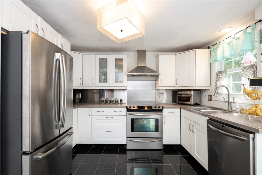17 Sunnyside Road Woburn, MA 01801 - Photo 10 of 40 Gallery Image 10