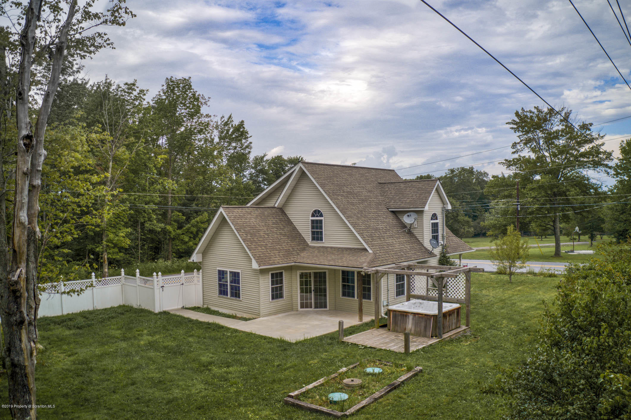 762 Keystone Road Lake Ariel, PA 18436 - Photo 2 of 37 Gallery Image 2