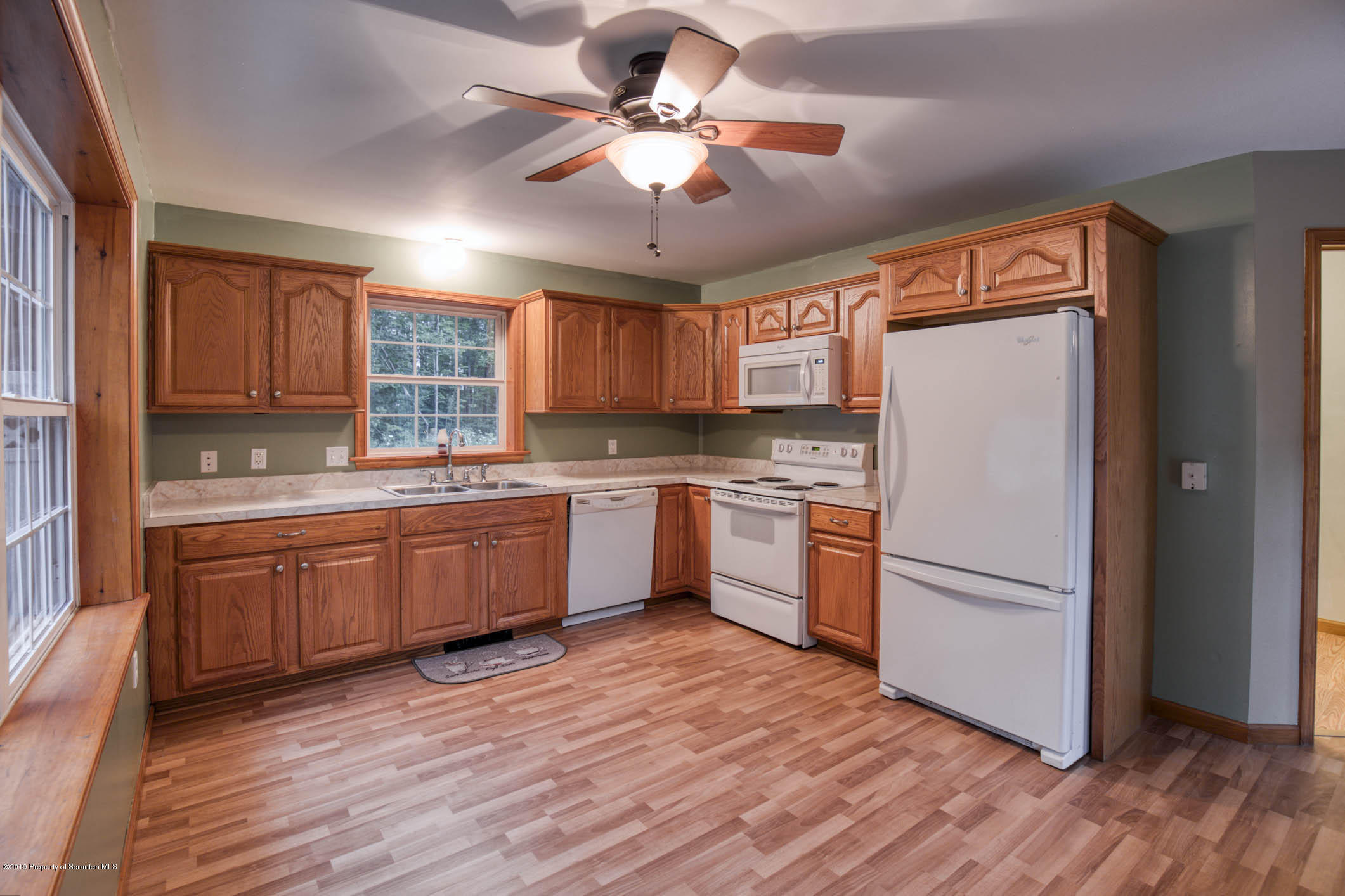 762 Keystone Road Lake Ariel, PA 18436 - Photo 4 of 37 Gallery Image 4