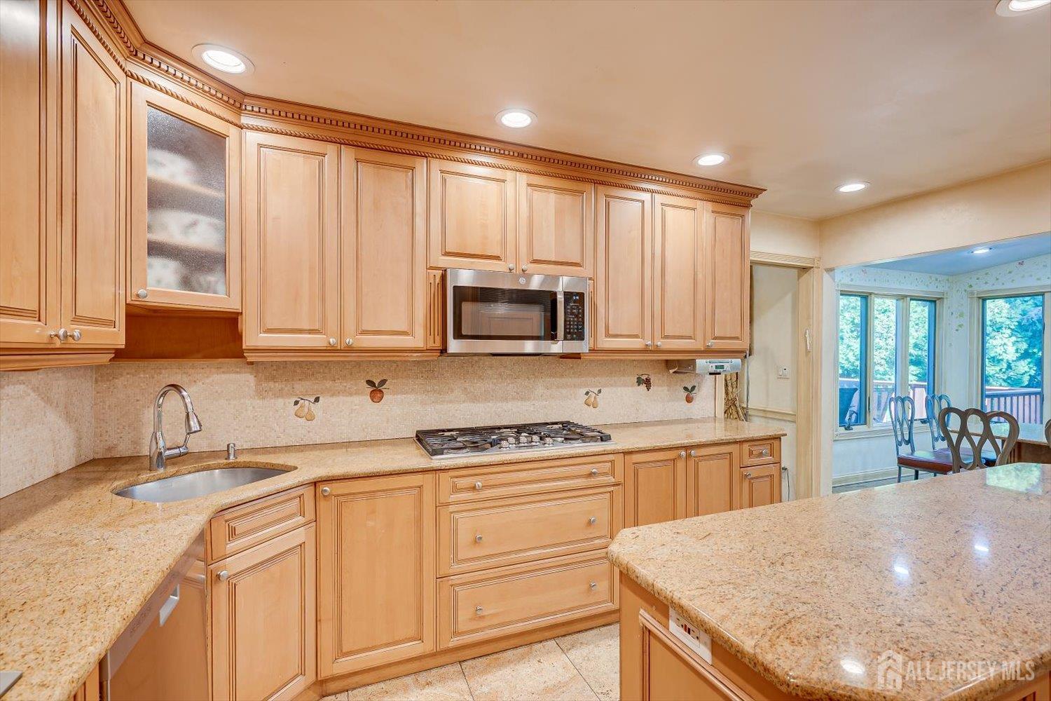 25 Marshall Drive Edison, NJ 08817 - Photo 18 of 68