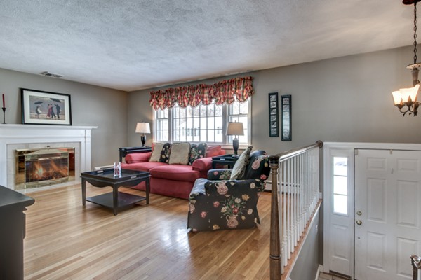 32 Holly Road Reading, MA 01867 - Photo 3 of 30 Gallery Image 3