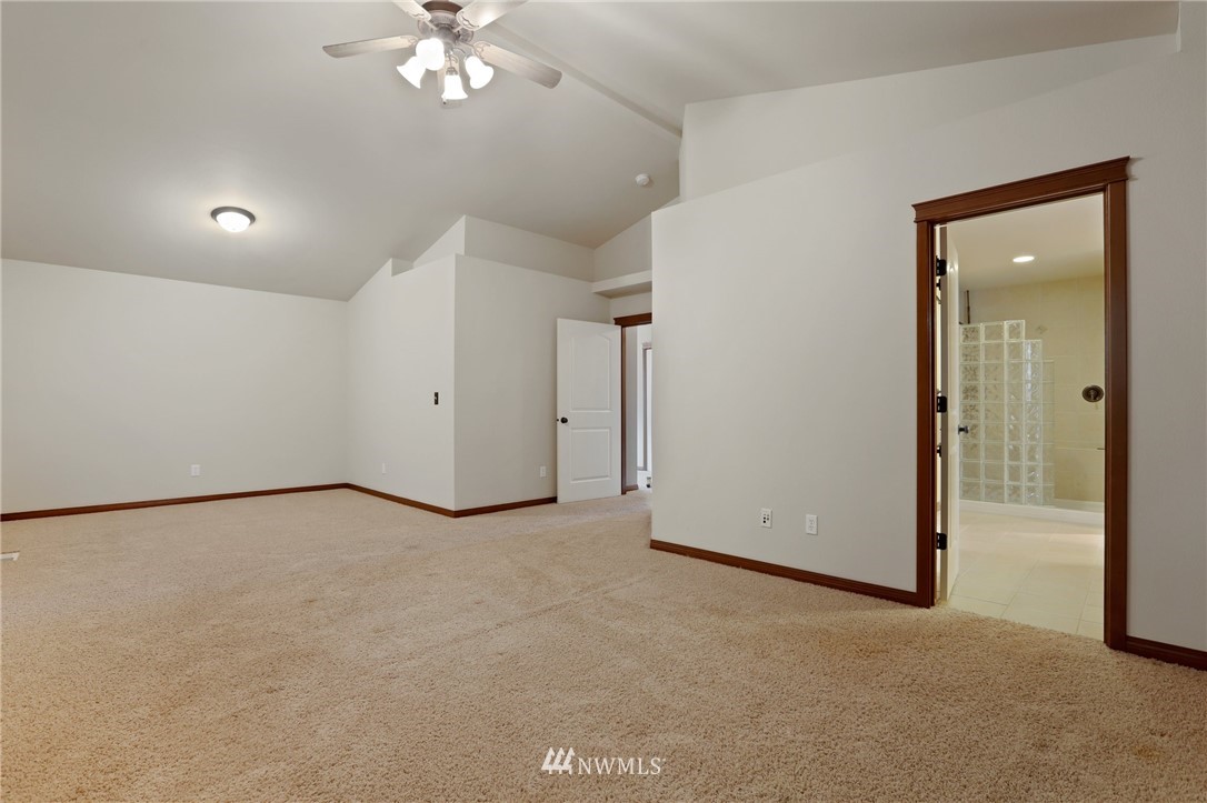 203 161st Place Southeast Bothell, WA 98012 - Photo 14 of 26 Gallery Image 14