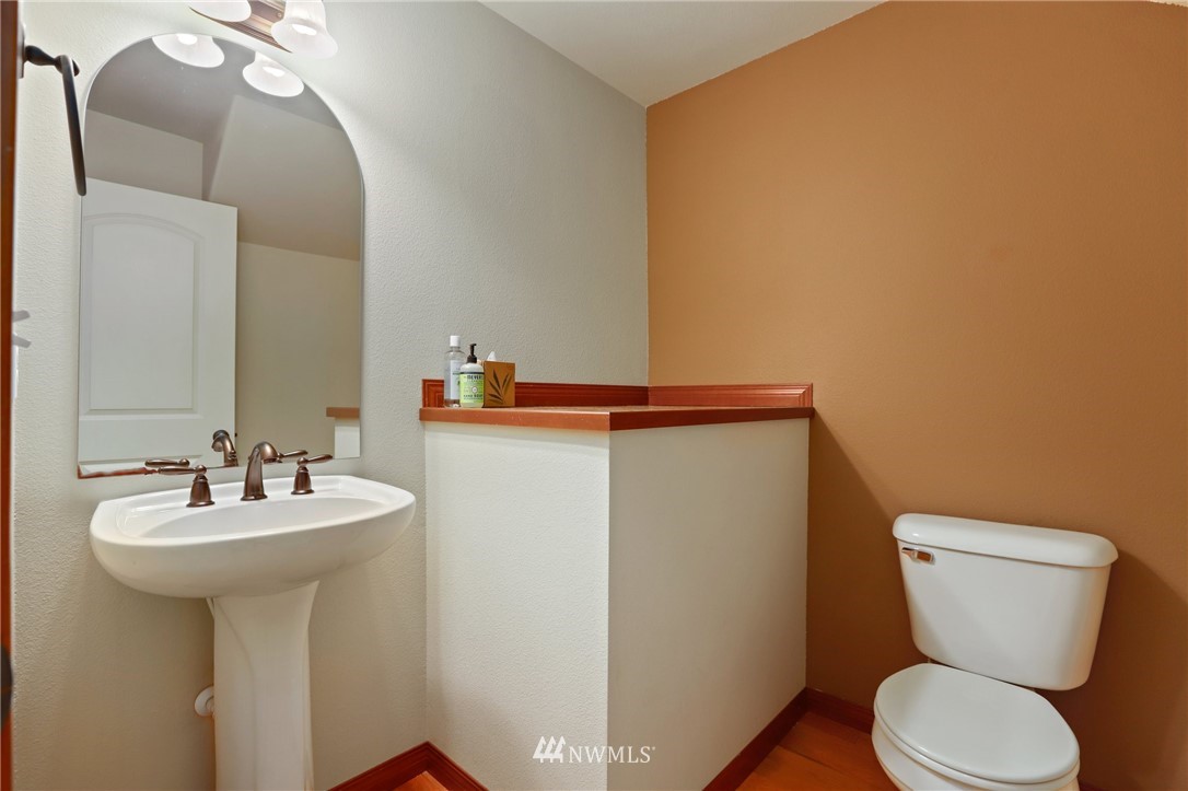 203 161st Place Southeast Bothell, WA 98012 - Photo 3 of 26 Gallery Image 3