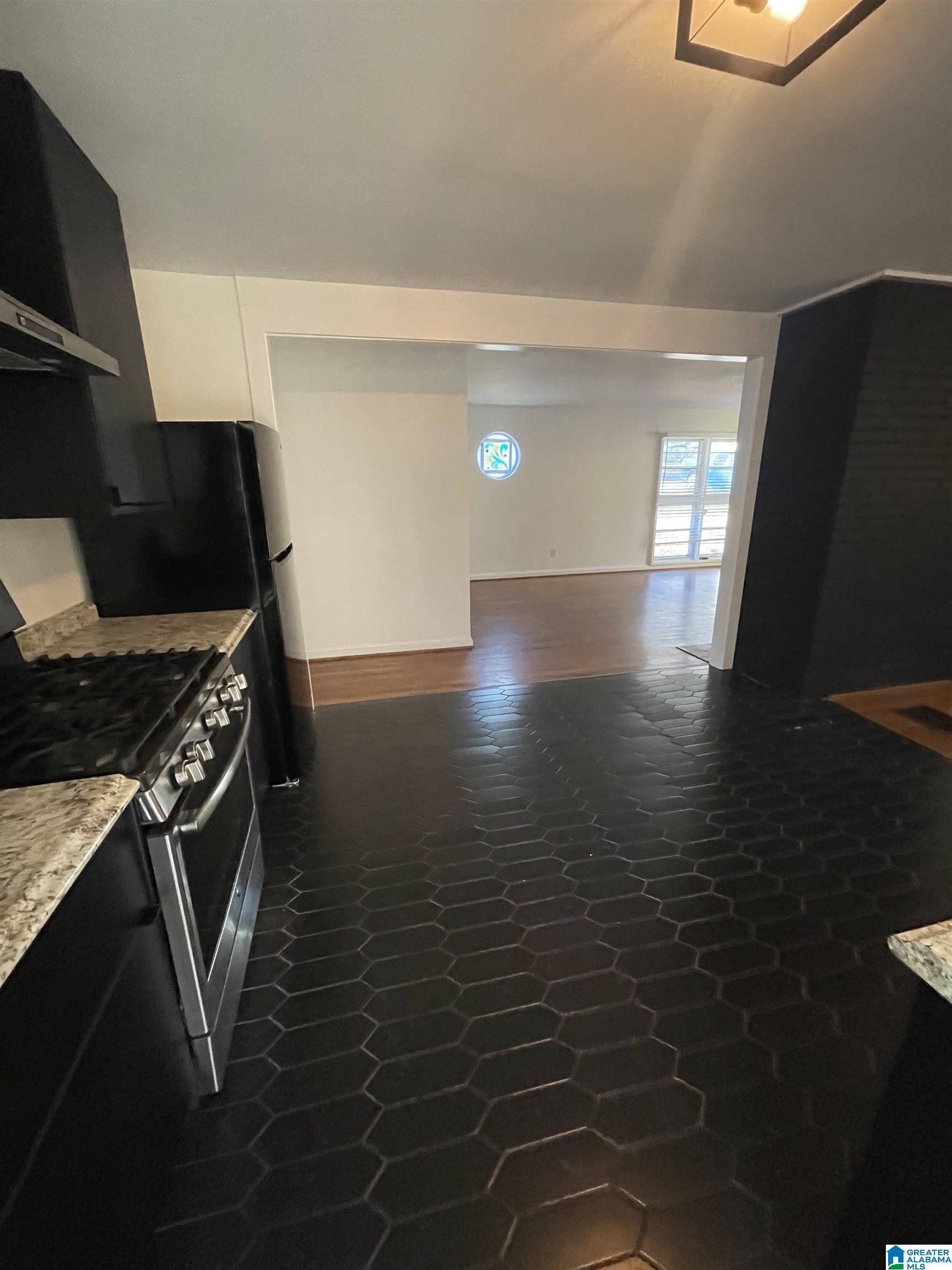 1425 Cresthill Road Birmingham, AL 35213 - Photo 5 of 25