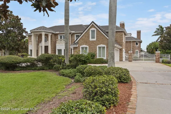 $2,900,000 | 142 Lansing Island Drive, Indian Harbour Beach, FL 32937