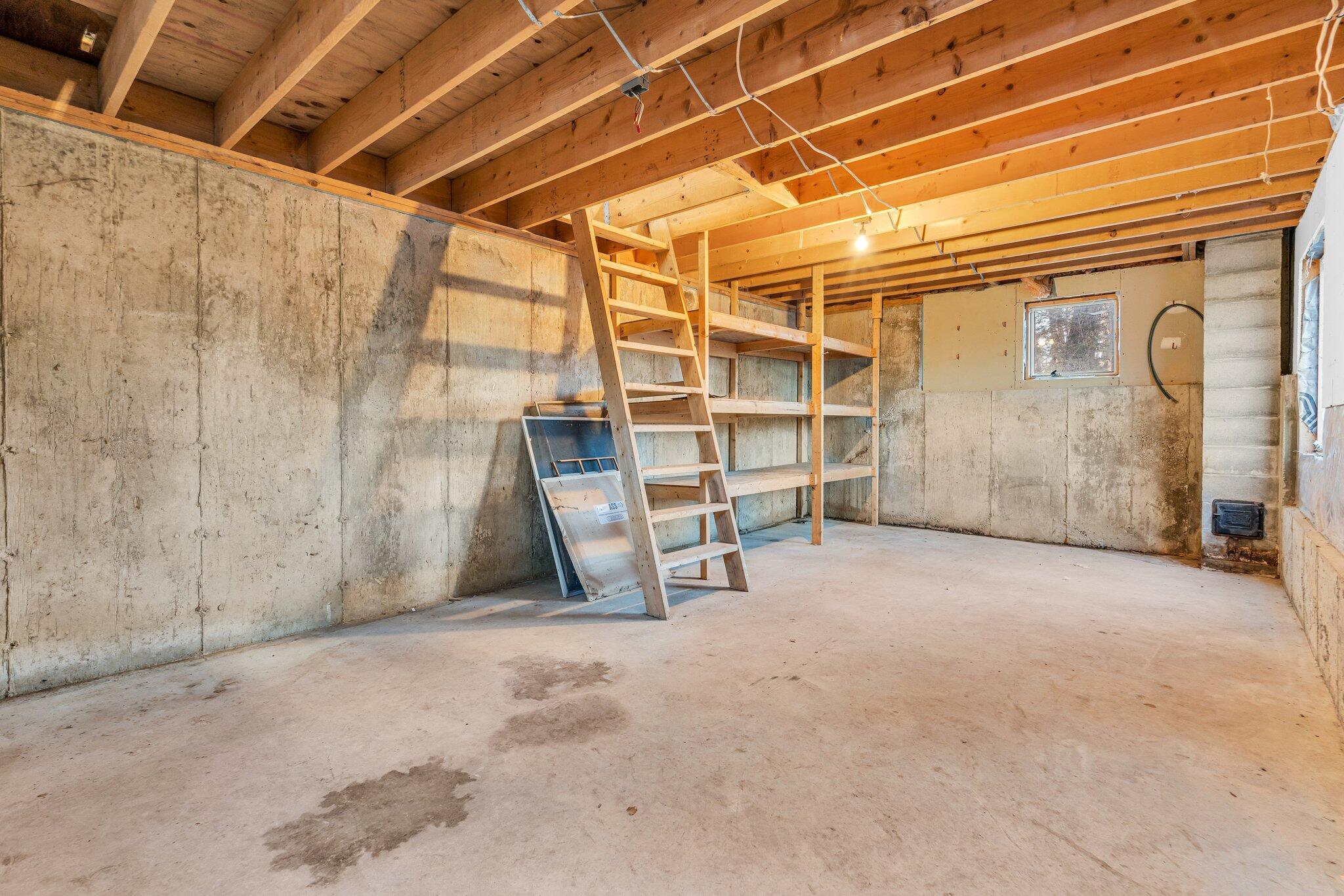 10 Groundnut Hill Road Cape Neddick, ME 03902 - Photo 43 of 54 10 groundnut storage under garage 2