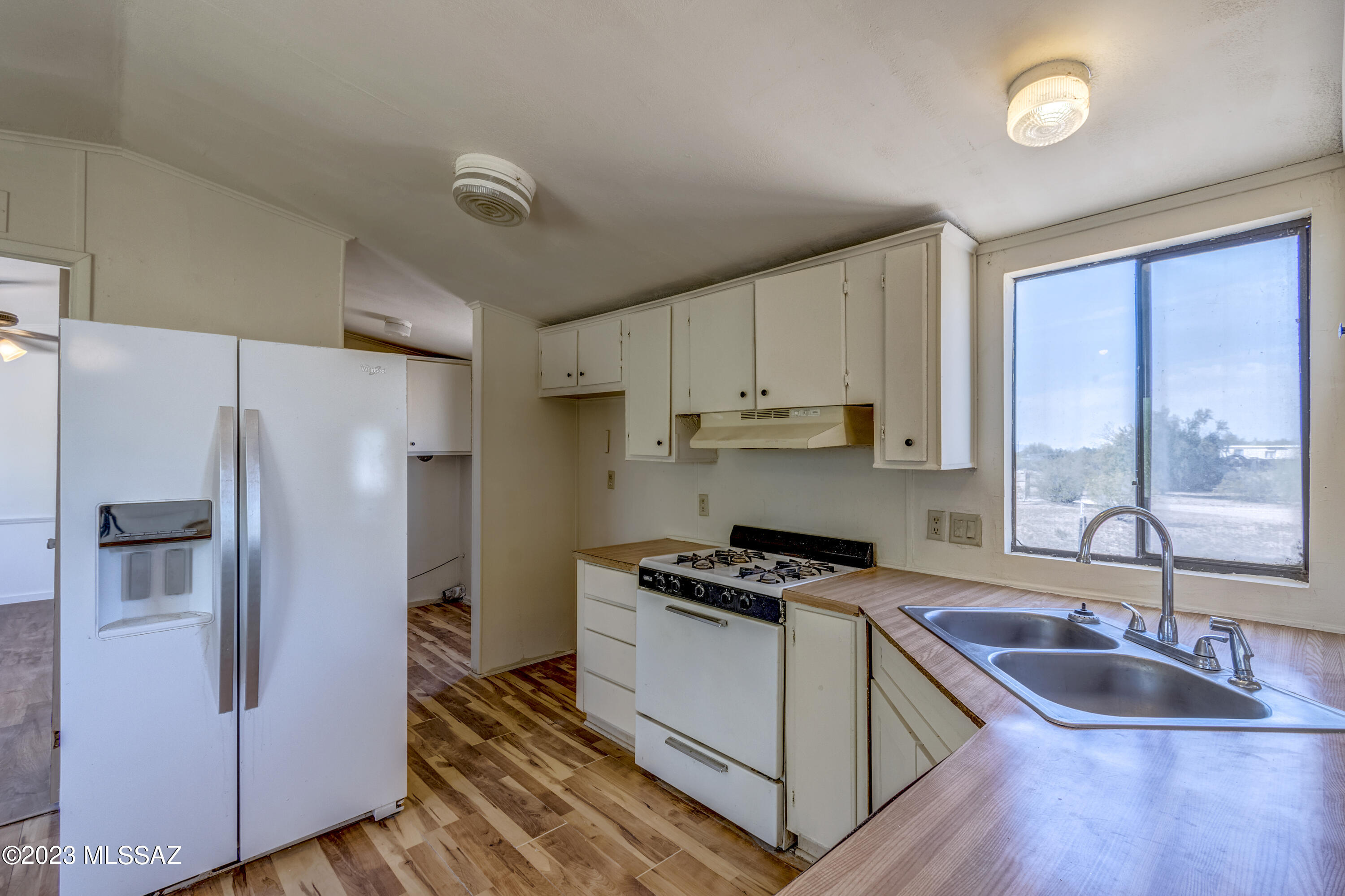 12190 West Camper Road Tucson, AZ 85743 - Photo 10 of 27